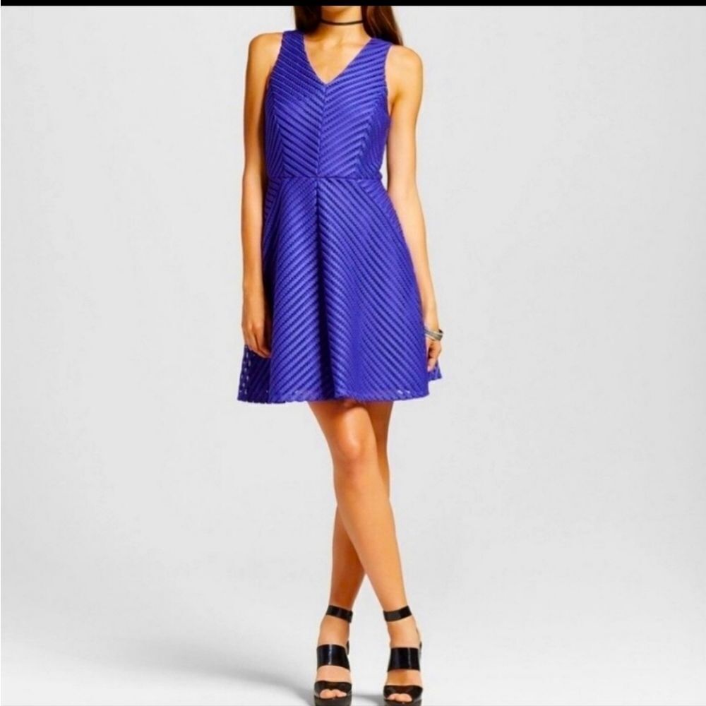 BRAND NEW MOSSIMO SLEEVELESS V-NECK FIT n FLARE DRESS